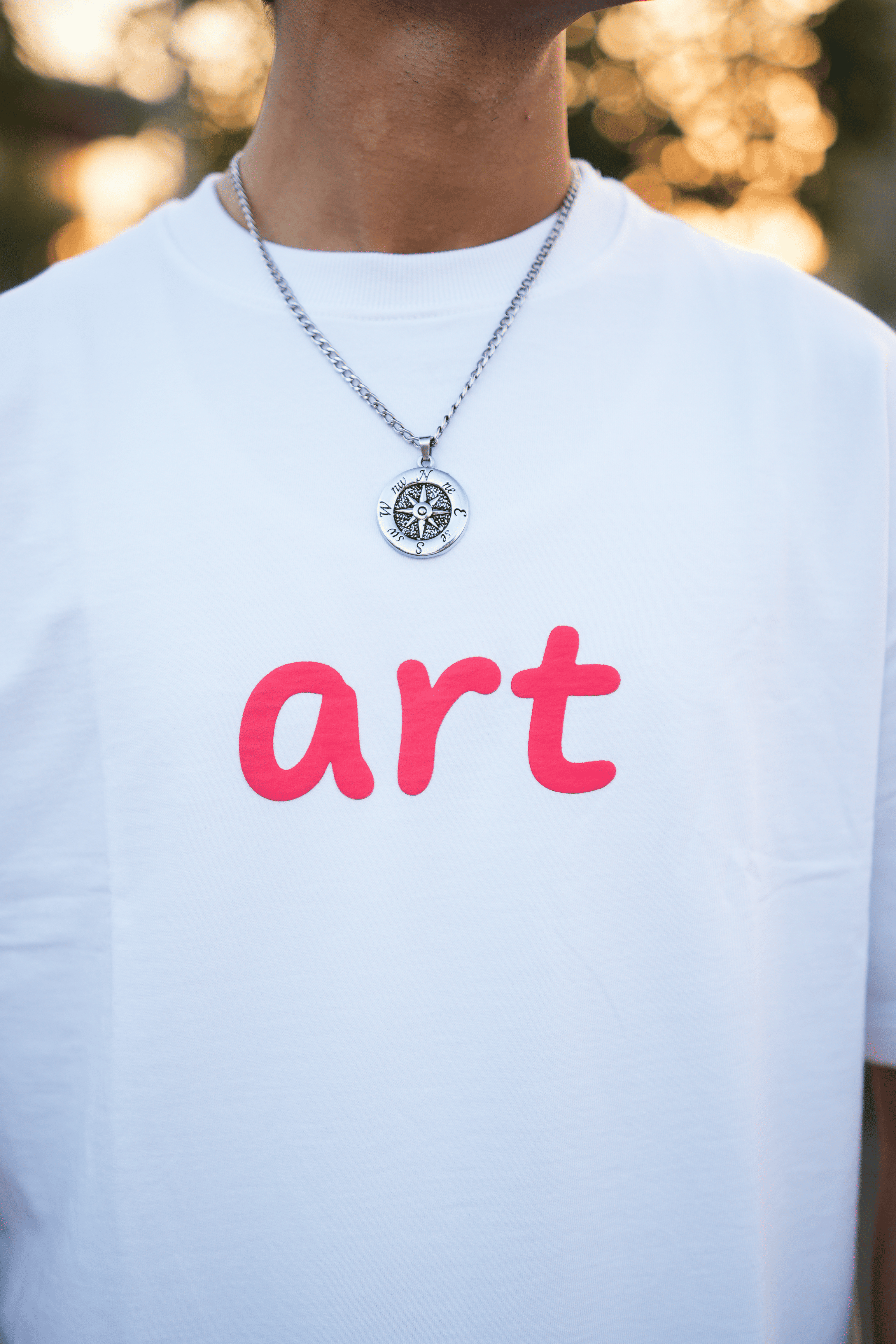 DEAZY Art Core Tee — White Minimal Graphic