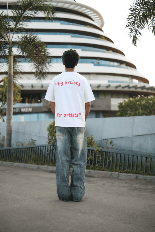 DEAZY Art Core Tee — White Minimal Graphic